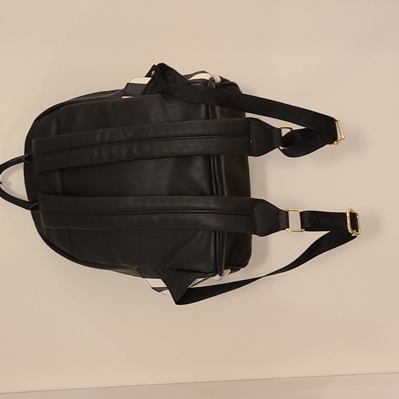 BNWOT Betsey Johnson Backpack - Picture 4 of 5